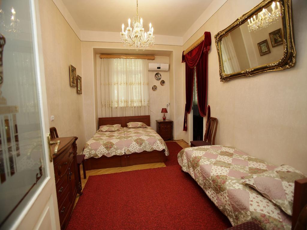 Hotel Leila Tiflis Habitación foto
