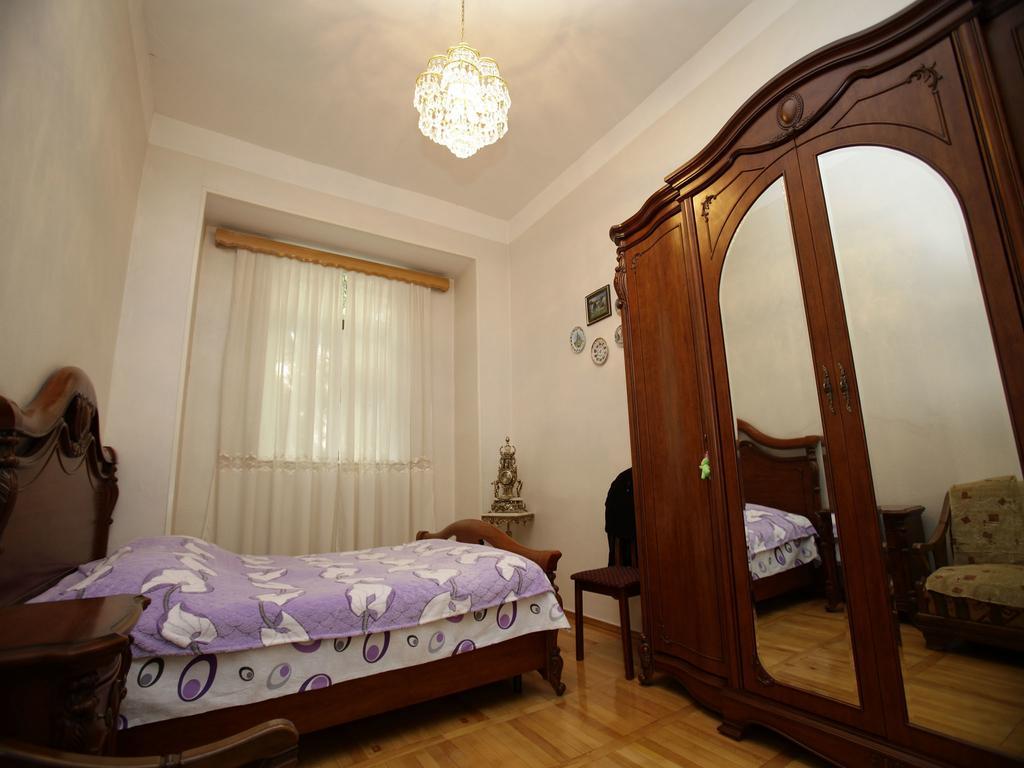 Hotel Leila Tiflis Habitación foto